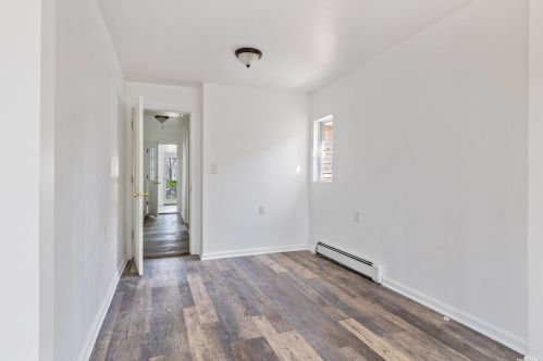 64 Knoll St, North Lindenhurst NY  11757-6906 exterior