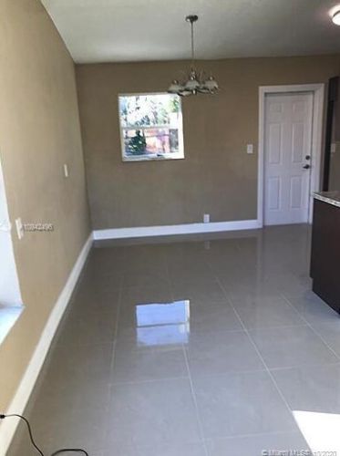 1365 11th St, West Palm Beach, FL 33401-3145