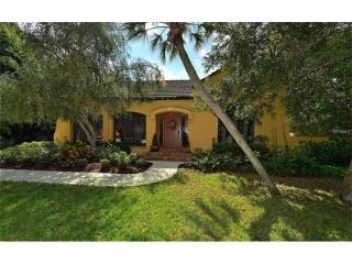 760 Indian Beach Ln, Sarasota, FL 34234-5745