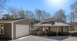 16 Bosuns Ln, Mashpee MA  02649-5027 exterior