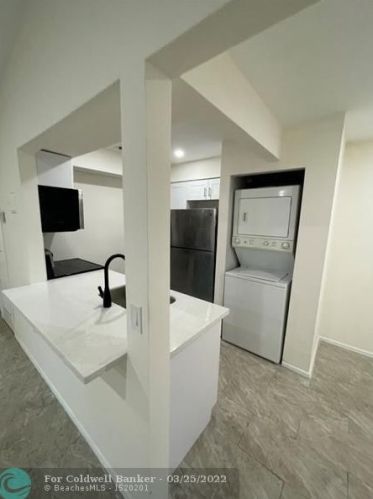 9667 15 Ct, Hollywood FL 33024-4429 exterior