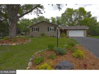 9809 York Curv, Minneapolis, MN 55431-2734