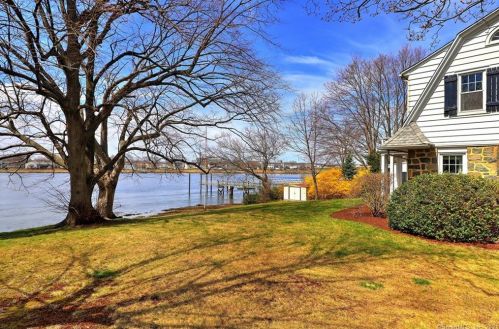 103 Housatonic Dr, Milford, CT 06460-5057