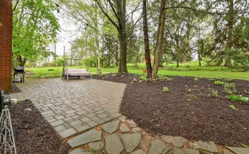 2567 Aldon Dr, Sewickley PA  15143-8612 exterior