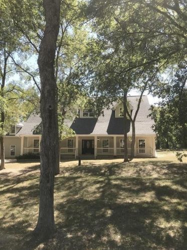 137 Trinity St, Lost Pines, TX 78612-3400