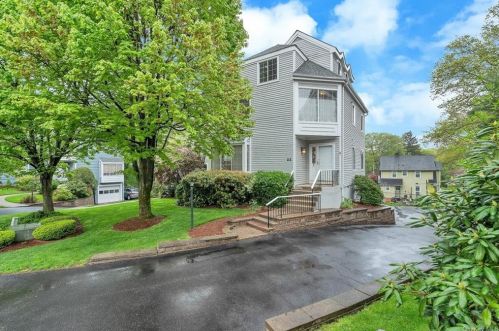 22 Arborwood Ln, White Plains, NY 10603-3350