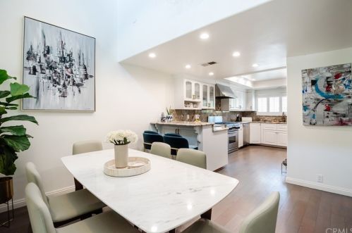 4 Bermuda Ct, Manhattan Beach CA  90266-7240 exterior