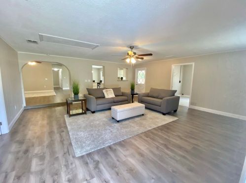 1512 Avenue C, Winter Haven FL  33881-4430 exterior