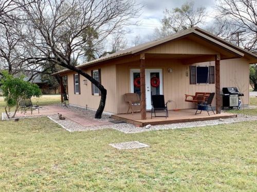 773 Fairway Cir, Brackettville TX  exterior