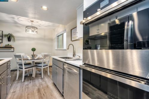 5213 Springdale Ave, Pleasanton CA 94588-3644 exterior