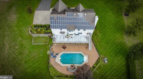 181 High St, Harrison Township, NJ 08062-9571