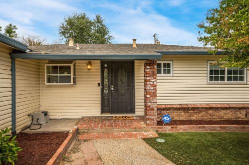 713 O St, Rio Linda CA  95673-2353 exterior