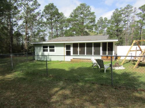 1387 Trout Dr, Defuniak Springs, FL 32433-6879