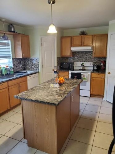 1343 Swiss Ln, Deltona, FL 32738-6914