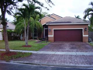 19140 29th Ct, Hollywood, FL 33029-2458