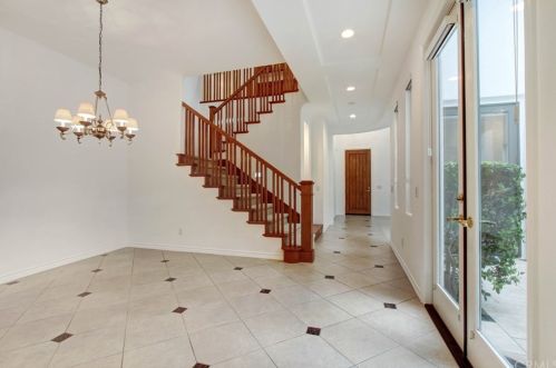 24613 Garland Dr, Santa Clarita CA  91355-4962 exterior