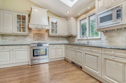 15 Frost Valley Rd, Mount Sinai NY  11766-1401 exterior