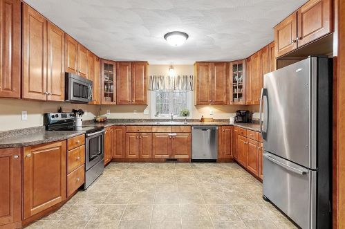 47 Old Woods Rd, Northwood NH  03261-3856 exterior