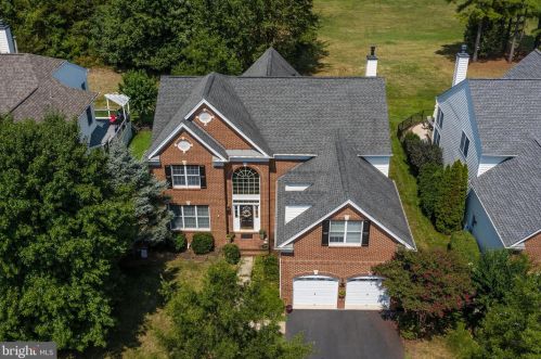 5704 Solheim Cup Dr, Haymarket, VA 20169-6174