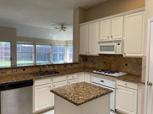 3805 Pine Valley Dr, Plano TX  75025-2063 exterior