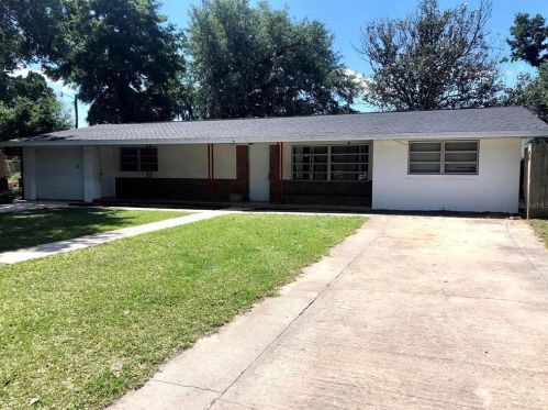 15 2nd St, Bartow, FL 33841-2946