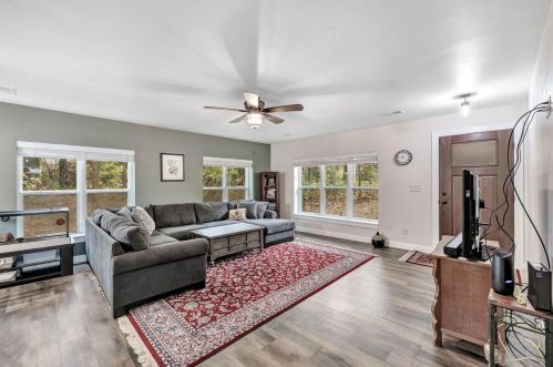 333 Moon Valley Dr, Green Bay, WI 54302-5207