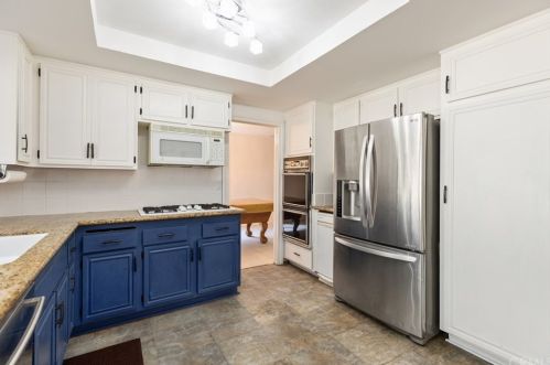 22301 Chestnut Ln, El Toro CA  92630-4306 exterior