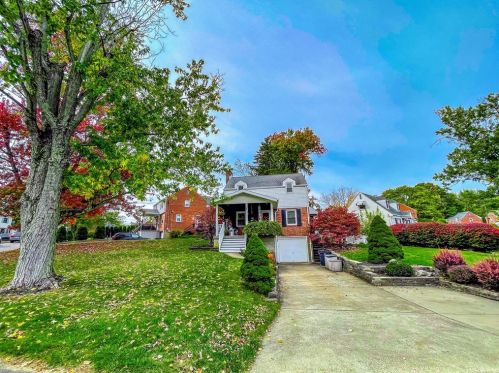 390 Woodcliff Cir, Pittsburgh, PA 15243-1469