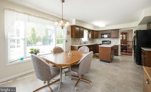 1246 Jarvis Ln, Lansdale PA 19446-6515 exterior