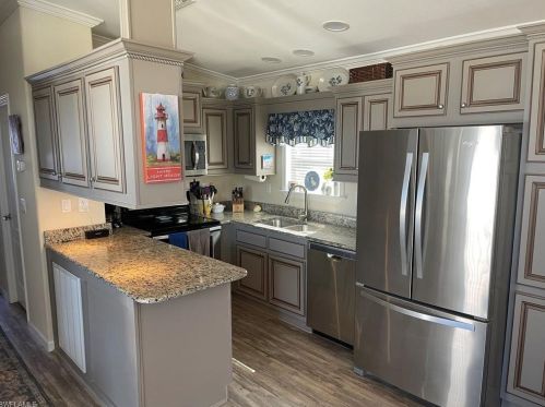 27327 Rue Viauv Ave, Bonita Springs, FL 34135-6021