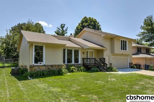 11959 Quail Dr, Bellevue, NE 68123-1137