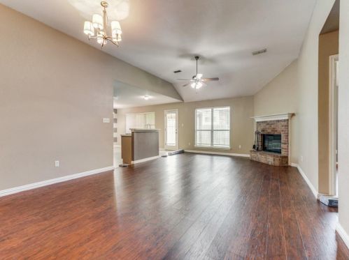 1905 Wahoo Dr, Midlothian TX  76063-8526 exterior