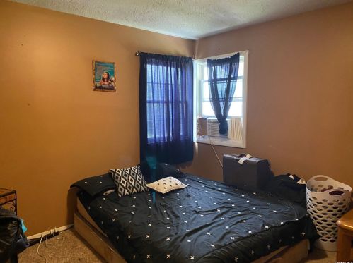 57 22nd St, Wheatley Heights NY  11798-2101 exterior