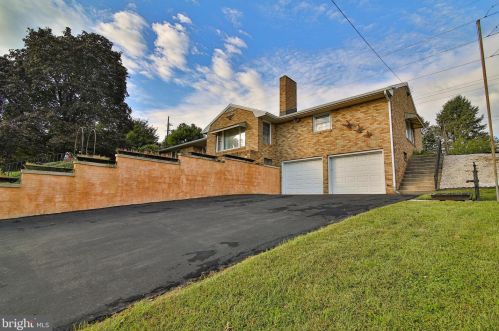 103 Hafer Dr, Dauberville, PA 19533-8834