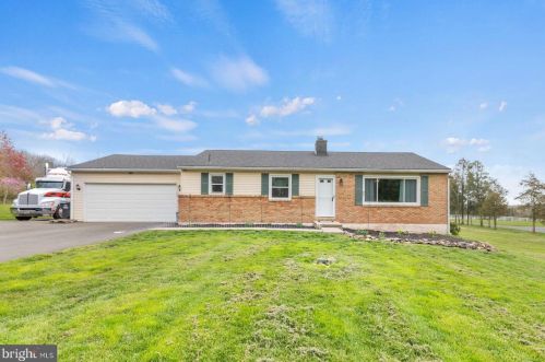 902 Township Line Rd, Perkiomenville, PA 18074-9471
