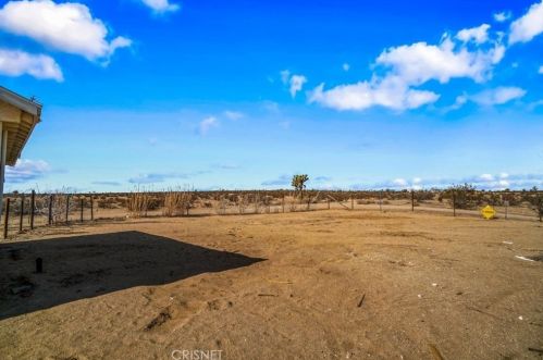 18120 Avenue, Lancaster CA  93535-7327 exterior