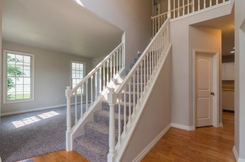 1523 Lori Ln, Hermitage, PA 16148-7719