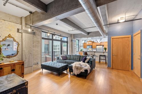 525 Chicago St, Milwaukee WI 53202-5821 exterior