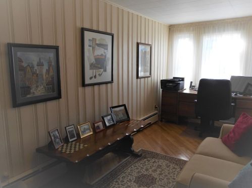 79 Wildwood Gln, Springfield MA 01106-3318 exterior