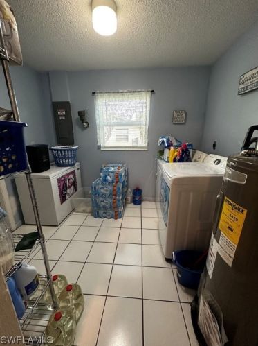 1535 Medford Pl, Lehigh Acres FL  33936-5945 exterior