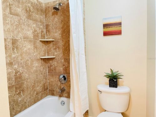 438 Palm Dr, Sanford FL  32771-9502 exterior