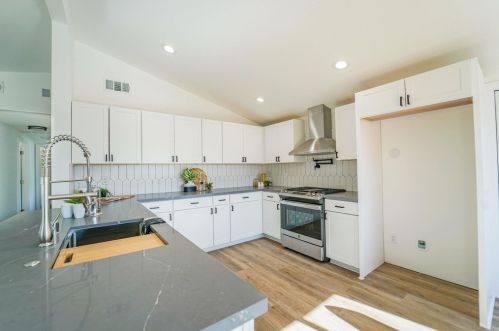 3350 Dorchester Dr, San Diego CA 92123-2641 exterior