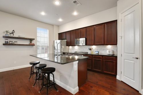 6411 Las Colinas Blvd, Irving TX 75039-5506 exterior