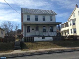 51 Schuylkill St, West Cressona, PA 17929-1408