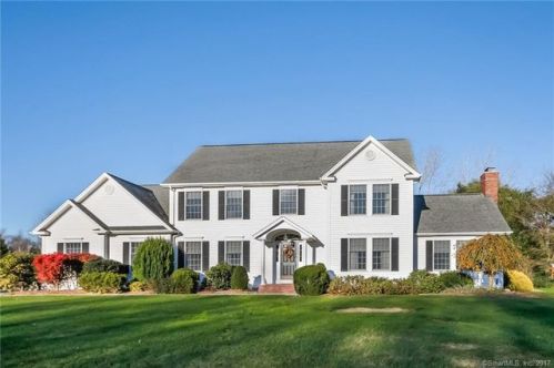1 Empire Ln, Bethel, CT 06801-3069