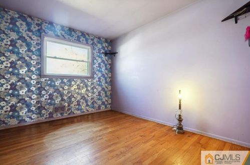 51 Jackson Ct, Perth Amboy NJ  08863-1304 exterior