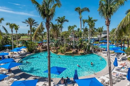 3985 Deer Crossing Ct, Naples FL  34114-6417 exterior