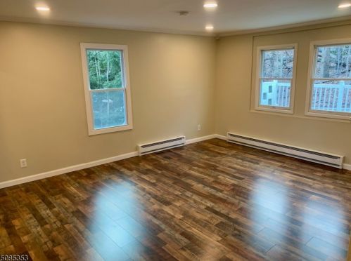 442 Morsetown Rd, West Milford NJ  07480-3223 exterior