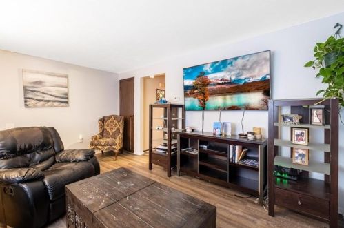 1808 Mary St, Pittsburgh, PA 15203-1822