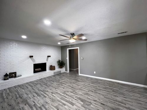 1432 Hurstview Dr, Hurst TX  76053-3950 exterior